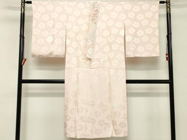 ■■■　サイズ　■■■ 身丈 127cm（肩から） 裄丈 64cm 袖丈 55cm　縫込み 3cm 袖幅 33cm 前幅 23cm 後幅 31cm 着物縫いこみ 内揚げ 0cm 裄 お袖側 約2cm　身頃側 約1.5cm ■■■　商品詳細　■■■ 【正絹】 状態は画像を添付しておりますので、そちらをご確認下さいますよう宜しくお願い致します。 大変上質な逸品になります。 お安く出品致しますので、是非この機会にいかがでしょうか？ ■■■　注意事項　■■■ ■モニター発色の具合により色合いが異なる場合がございます。 ■寸法は多少の誤差が生じる場合がございますのでご了承ください。 ■縫込みの長さが左右非対称の場合は短い部分を記載しております。 左右非対称であってもご返品・お値引き等の保証は出来かねますので、ご了承の上ご購入をお願い致します。 ■シミ等のチェックには注意を払っておりますが、見落としがある場合もございますし、個人の見解も様々ですので神経質な方のご購入はお控えください。 ■箪笥に入っておりました着物や帯なので畳みシワや匂いがあるものもございます。 ■お休みは基本的に土日祝となりますが、その他臨時でお休みする場合がございますのでご了承ください。 ■商品の発送は平日のみの発送となります。 ■夜間と土曜、日曜日はお問い合わせの回答が遅れる場合がございます。 ■当店では、お直し、紋入れ、お手入れ等は承っておりません。 ■生地の状態（ヤケ、経年劣化等）によってはサイズ直しが出来ない場合がございます。 その点もどうかご了承のうえ、ご購入をお願いいたします。 ■弊社で取り扱う商品は一点ものにつき、時期や在庫状況に応じて金額が変更となる場合がございます。 ■検針は行っておりません。予めご了承いただきますようお願いいたします。 ■【洗える着物】と記載のある商品におきましては、商品お届け後に洗濯を行ってしまってからのご返品にはご対応しかねます。 念の為、専門店でのお手入れをお願いいたします。 ■着物のサイズ目安は下記を参考ください↓ ＜女性着物＞　お端折り次第で＋5cm　−1cmが着用可能サイズ 　例）身丈170cmの場合、身長160cm〜175cm ＜男性着物＞　身丈＋約25cm〜27cm程が適応身長 　例）身丈155cmの場合、身長180〜182cm