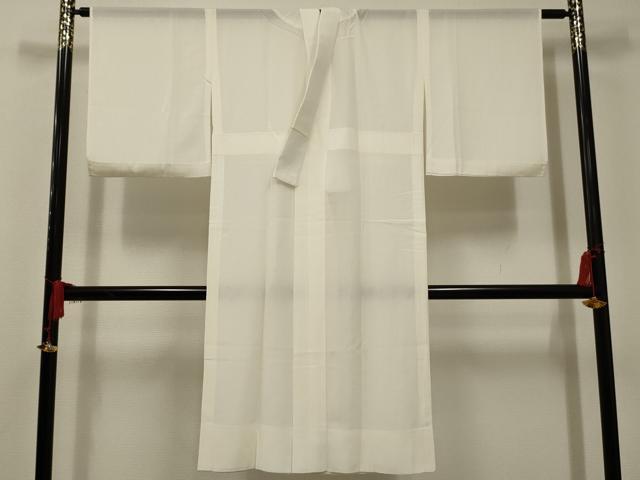 ■■■　サイズ　■■■ 身丈 120cm（肩から） 裄丈 64.5cm 袖丈 47cm　縫込み 4cm 袖幅 32.5cm 前幅 27.5cm 後幅 31cm 着物縫いこみ 内揚げ 5.5cm 裄 お袖側 約1.5cm　身頃側 約1cm ■■■　商品詳細　■■■ 【化繊】 状態は接写画像のように胴裏・衿裏に薄い汚れがございますが その他特に目立ったシミ汚れなどもなく大変良い状態です。 お安く出品致しますので、是非この機会にいかがでしょうか？ ■■■　注意事項　■■■ ■モニター発色の具合により色合いが異なる場合がございます。 ■寸法は多少の誤差が生じる場合がございますのでご了承ください。 ■縫込みの長さが左右非対称の場合は短い部分を記載しております。 左右非対称であってもご返品・お値引き等の保証は出来かねますので、ご了承の上ご購入をお願い致します。 ■シミ等のチェックには注意を払っておりますが、見落としがある場合もございますし、個人の見解も様々ですので神経質な方のご購入はお控えください。 ■箪笥に入っておりました着物や帯なので畳みシワや匂いがあるものもございます。 ■お休みは基本的に土日祝となりますが、その他臨時でお休みする場合がございますのでご了承ください。 ■商品の発送は平日のみの発送となります。 ■夜間と土曜、日曜日はお問い合わせの回答が遅れる場合がございます。 ■当店では、お直し、紋入れ、お手入れ等は承っておりません。 ■生地の状態（ヤケ、経年劣化等）によってはサイズ直しが出来ない場合がございます。 その点もどうかご了承のうえ、ご購入をお願いいたします。 ■弊社で取り扱う商品は一点ものにつき、時期や在庫状況に応じて金額が変更となる場合がございます。 ■検針は行っておりません。予めご了承いただきますようお願いいたします。 ■【洗える着物】と記載のある商品におきましては、商品お届け後に洗濯を行ってしまってからのご返品にはご対応しかねます。 念の為、専門店でのお手入れをお願いいたします。 ■着物のサイズ目安は下記を参考ください↓ ＜女性着物＞　お端折り次第で＋5?　−10?が着用可能サイズ 　例）身丈170?の場合、身長160?〜175? ＜男性着物＞　身丈＋約25?〜27?程が適応身長 　例）身丈155?の場合、身長180〜182?