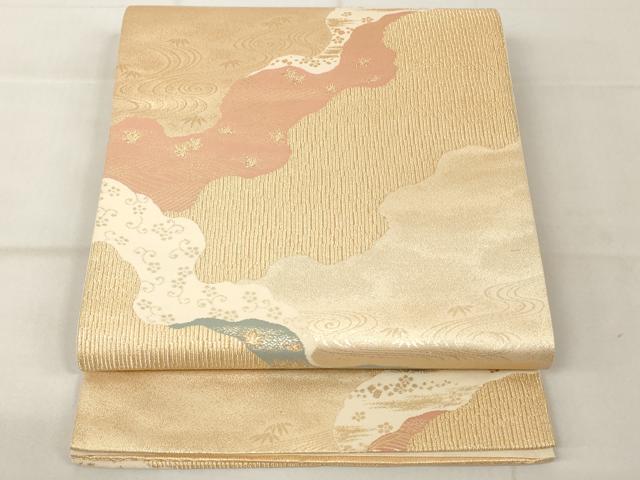 ■■■　サイズ　■■■ 長さ 424cm 幅 30.5cm程 ■■■　商品詳細　■■■ 【正絹】 詳細に関しましては、画像をご確認ください。 大変上質な逸品になります。 お安く出品致しますので、是非この機会にいかがでしょうか？ ■■■　注意事項　■■■ ■モニター発色の具合により色合いが異なる場合がございます。 ■寸法は多少の誤差が生じる場合がございますのでご了承ください。 ■縫込みの長さが左右非対称の場合は短い部分を記載しております。 左右非対称であってもご返品・お値引き等の保証は出来かねますので、ご了承の上ご購入をお願い致します。 ■シミ等のチェックには注意を払っておりますが、見落としがある場合もございますし、個人の見解も様々ですので神経質な方のご購入はお控えください。 ■箪笥に入っておりました着物や帯なので畳みシワや匂いがあるものもございます。 ■お休みは基本的に土日祝となりますが、その他臨時でお休みする場合がございますのでご了承ください。 ■商品の発送は平日のみの発送となります。 ■夜間と土曜、日曜日はお問い合わせの回答が遅れる場合がございます。 ■当店では、お直し、紋入れ、お手入れ等は承っておりません。 ■生地の状態（ヤケ、経年劣化等）によってはサイズ直しが出来ない場合がございます。 その点もどうかご了承のうえ、ご購入をお願いいたします。 ■弊社で取り扱う商品は一点ものにつき、時期や在庫状況に応じて金額が変更となる場合がございます。 ■検針は行っておりません。予めご了承いただきますようお願いいたします。 ■【洗える着物】と記載のある商品におきましては、商品お届け後に洗濯を行ってしまってからのご返品にはご対応しかねます。 念の為、専門店でのお手入れをお願いいたします。 ■着物のサイズ目安は下記を参考ください↓ ＜女性着物＞　お端折り次第で＋5cm　−1cmが着用可能サイズ 　例）身丈170cmの場合、身長160cm〜175cm ＜男性着物＞　身丈＋約25cm〜27cm程が適応身長 　例）身丈155cmの場合、身長180〜182cm