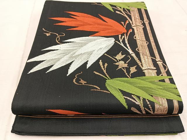 ■■■　サイズ　■■■ 長さ 402cm 幅 30cm程 ■■■　商品詳細　■■■ 【交織・芯なし】 詳細に関しましては、画像をご確認ください。 お安く出品致しますので、是非この機会にいかがでしょうか？ ※手先未かがりですが着用には問題ありません。 ■■■　注意事項　■■■ ■モニター発色の具合により色合いが異なる場合がございます。 ■寸法は多少の誤差が生じる場合がございますのでご了承ください。 ■縫込みの長さが左右非対称の場合は短い部分を記載しております。 左右非対称であってもご返品・お値引き等の保証は出来かねますので、ご了承の上ご購入をお願い致します。 ■シミ等のチェックには注意を払っておりますが、見落としがある場合もございますし、個人の見解も様々ですので神経質な方のご購入はお控えください。 ■箪笥に入っておりました着物や帯なので畳みシワや匂いがあるものもございます。 ■お休みは基本的に土日祝となりますが、その他臨時でお休みする場合がございますのでご了承ください。 ■商品の発送は平日のみの発送となります。 ■夜間と土曜、日曜日はお問い合わせの回答が遅れる場合がございます。 ■当店では、お直し、紋入れ、お手入れ等は承っておりません。 ■生地の状態（ヤケ、経年劣化等）によってはサイズ直しが出来ない場合がございます。 その点もどうかご了承のうえ、ご購入をお願いいたします。 ■弊社で取り扱う商品は一点ものにつき、時期や在庫状況に応じて金額が変更となる場合がございます。 ■検針は行っておりません。予めご了承いただきますようお願いいたします。 ■【洗える着物】と記載のある商品におきましては、商品お届け後に洗濯を行ってしまってからのご返品にはご対応しかねます。 念の為、専門店でのお手入れをお願いいたします。 ■着物のサイズ目安は下記を参考ください↓ ＜女性着物＞　お端折り次第で＋5cm　−1cmが着用可能サイズ 　例）身丈170cmの場合、身長160cm〜175cm ＜男性着物＞　身丈＋約25cm〜27cm程が適応身長 　例）身丈155cmの場合、身長180〜182cm