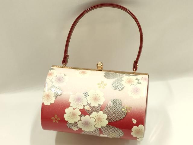 平和屋の平和屋着物▼和装小物 和装バッグ 振袖用 ハンドバッグ エナメル 舞花文 金銀彩 暈し 逸品 AABJ8944ay｜アングル2
