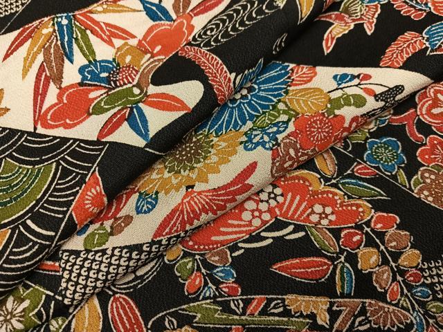 平和屋着物●上質な小紋　型染め　松竹梅　飛鶴花蝶文　黒地　鬼しぼ縮緬　三越扱い　正絹　逸品　AABA3786ph