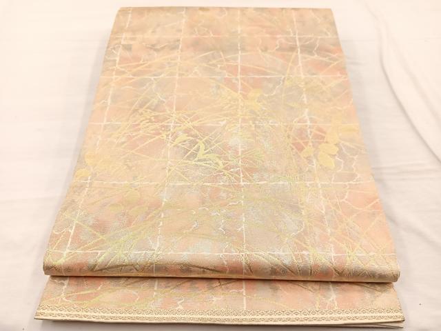 ■■■　サイズ　■■■ 長さ 420cm 幅 30.5cm程 ■■■　商品詳細　■■■ 【正絹】 詳細に関しましては、画像をご確認ください。 大変上質な逸品になります。 お安く出品致しますので、是非この機会にいかがでしょうか？ ※汚れ等に関しましては、着用時には見えない部分になるかと思いますのであまり気にならずお召になれるかと思います。 ■■■　注意事項　■■■ ■モニター発色の具合により色合いが異なる場合がございます。 ■寸法は多少の誤差が生じる場合がございますのでご了承ください。 ■縫込みの長さが左右非対称の場合は短い部分を記載しております。 左右非対称であってもご返品・お値引き等の保証は出来かねますので、ご了承の上ご購入をお願い致します。 ■シミ等のチェックには注意を払っておりますが、見落としがある場合もございますし、個人の見解も様々ですので神経質な方のご購入はお控えください。 ■箪笥に入っておりました着物や帯なので畳みシワや匂いがあるものもございます。 ■お休みは基本的に土日祝となりますが、その他臨時でお休みする場合がございますのでご了承ください。 ■商品の発送は平日のみの発送となります。 ■夜間と土曜、日曜日はお問い合わせの回答が遅れる場合がございます。 ■当店では、お直し、紋入れ、お手入れ等は承っておりません。 ■生地の状態（ヤケ、経年劣化等）によってはサイズ直しが出来ない場合がございます。 その点もどうかご了承のうえ、ご購入をお願いいたします。 ■弊社で取り扱う商品は一点ものにつき、時期や在庫状況に応じて金額が変更となる場合がございます。 ■検針は行っておりません。予めご了承いただきますようお願いいたします。 ■【洗える着物】と記載のある商品におきましては、商品お届け後に洗濯を行ってしまってからのご返品にはご対応しかねます。 念の為、専門店でのお手入れをお願いいたします。 ■着物のサイズ目安は下記を参考ください↓ ＜女性着物＞　お端折り次第で＋5cm　−1cmが着用可能サイズ 　例）身丈170cmの場合、身長160cm〜175cm ＜男性着物＞　身丈＋約25cm〜27cm程が適応身長 　例）身丈155cmの場合、身長180〜182cm