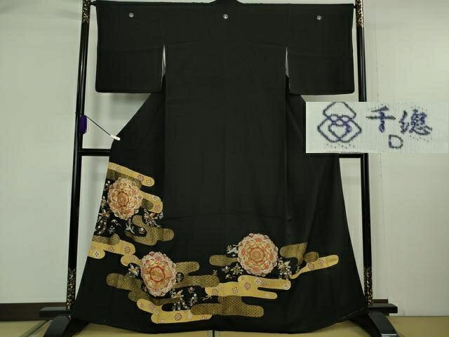 黒留袖 一越 比翼 刺繍 御所車 吉祥花 148cm前後 T84686887 ... 黒留袖 
