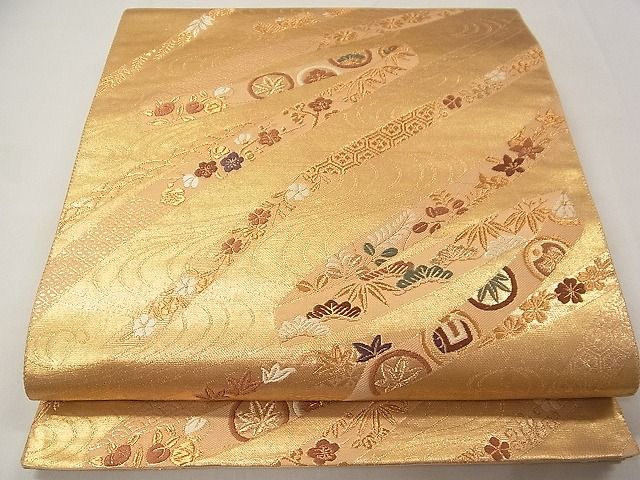 ■■■　サイズ　■■■ 長さ 434cm 幅 31cm程 ■■■　商品詳細　■■■ 【正絹】 詳細に関しましては、画像をご確認ください。 大変上質な逸品になります。 お安く出品致しますので、是非この機会にいかがでしょうか？ ■■■　注意事項　■■■ ■当店は在庫保管場所・発送場所が異なる関係上、同梱での発送ができかねます。 複数点ご購入の場合は、お手数ですが1点ずつ購入手続きをお願いいたします。 