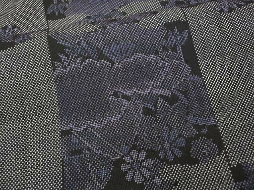 平和屋着物■本場大島紬 7マルキ 市松花文 正絹 逸品 CAAL8867yk 平和屋着物■本場大島紬 7マルキ 市松花文 正絹 逸品 CAAL8867yk