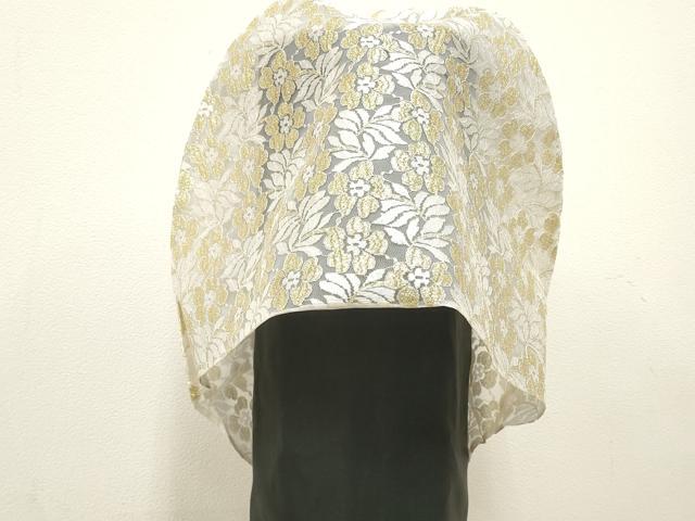 ■■■　サイズ　■■■ 【綿帽子】 横幅　　　約61cm 前縦　　　約35cm 後縦　　　約57cm ■■■　商品詳細　■■■ 状態は特に目立ったシミ汚れなどもなく大変良い状態です。 大変上質な逸品になります。 お安く出品致しますので、是非この機会にいかがでしょうか？ ■■■　注意事項　■■■ ■モニター発色の具合により色合いが異なる場合がございます。 ■寸法は多少の誤差が生じる場合がございますのでご了承ください。 ■縫込みの長さが左右非対称の場合は短い部分を記載しております。 左右非対称であってもご返品・お値引き等の保証は出来かねますので、ご了承の上ご購入をお願い致します。 ■シミ等のチェックには注意を払っておりますが、見落としがある場合もございますし、個人の見解も様々ですので神経質な方のご購入はお控えください。 ■箪笥に入っておりました着物や帯なので畳みシワや匂いがあるものもございます。 ■お休みは基本的に土日祝となりますが、その他臨時でお休みする場合がございますのでご了承ください。 ■商品の発送は平日のみの発送となります。 ■夜間と土曜、日曜日はお問い合わせの回答が遅れる場合がございます。 ■当店では、お直し、紋入れ、お手入れ等は承っておりません。 ■生地の状態（ヤケ、経年劣化等）によってはサイズ直しが出来ない場合がございます。 その点もどうかご了承のうえ、ご購入をお願いいたします。 ■弊社で取り扱う商品は一点ものにつき、時期や在庫状況に応じて金額が変更となる場合がございます。 ■検針は行っておりません。予めご了承いただきますようお願いいたします。 ■【洗える着物】と記載のある商品におきましては、商品お届け後に洗濯を行ってしまってからのご返品にはご対応しかねます。 念の為、専門店でのお手入れをお願いいたします。 ■写真に写っている物が全てになります。それ以外の付属品はございませんのでご了承ください。 ■状態に関する写真につきましては、掲載可能な写真枚数に限りがあるため、各箇所につき1枚参考画像を掲載しております。 ■着物のサイズ目安は下記を参考ください↓ ＜女性着物＞　お端折り次第で＋5cm　－1cmが着用可能サイズ 　例）身丈170cmの場合、身長160cm～175cm ＜男性着物＞　身丈＋約25cm～27cm程が適応身長 　例）身丈155cmの場合、身長180～182cm