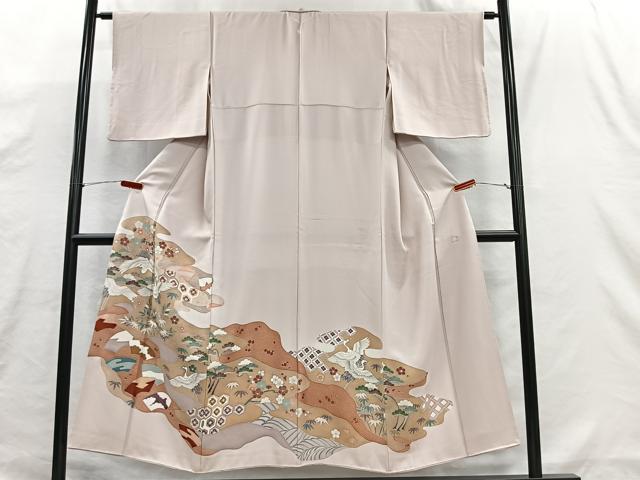 ■■■　サイズ　■■■ 身丈 148cm（肩から） 裄丈 62cm 袖丈 45.5cm　縫込み 4.5cm 袖幅 32cm 前幅 24.5cm 後幅 28.5cm 着物縫いこみ 内揚げ 9.5cm 裄 お袖側 約3.5cm　身頃側 約4cm ■■■　商品詳細　■■■ 【正絹・一つ紋・比翼仕立て】 状態は画像を添付しておりますので、そちらをご確認下さいますよう宜しくお願い致します。 大変上質な逸品になります。 お安く出品致しますので、是非この機会にいかがでしょうか？ ■■■　注意事項　■■■ ■モニター発色の具合により色合いが異なる場合がございます。 ■寸法は多少の誤差が生じる場合がございますのでご了承ください。 ■縫込みの長さが左右非対称の場合は短い部分を記載しております。 左右非対称であってもご返品・お値引き等の保証は出来かねますので、ご了承の上ご購入をお願い致します。 ■シミ等のチェックには注意を払っておりますが、見落としがある場合もございますし、個人の見解も様々ですので神経質な方のご購入はお控えください。 ■箪笥に入っておりました着物や帯なので畳みシワや匂いがあるものもございます。 ■お休みは基本的に土日祝となりますが、その他臨時でお休みする場合がございますのでご了承ください。 ■商品の発送は平日のみの発送となります。 ■夜間と土曜、日曜日はお問い合わせの回答が遅れる場合がございます。 ■当店では、お直し、紋入れ、お手入れ等は承っておりません。 ■生地の状態（ヤケ、経年劣化等）によってはサイズ直しが出来ない場合がございます。 その点もどうかご了承のうえ、ご購入をお願いいたします。 ■弊社で取り扱う商品は一点ものにつき、時期や在庫状況に応じて金額が変更となる場合がございます。 ■検針は行っておりません。予めご了承いただきますようお願いいたします。 ■【洗える着物】と記載のある商品におきましては、商品お届け後に洗濯を行ってしまってからのご返品にはご対応しかねます。 念の為、専門店でのお手入れをお願いいたします。 ■写真に写っている物が全てになります。それ以外の付属品はございませんのでご了承ください。 ■状態に関する写真につきましては、掲載可能な写真枚数に限りがあるため、各箇所につき1枚参考画像を掲載しております。 ■着物のサイズ目安は下記を参考ください↓ ＜女性着物＞　お端折り次第で＋5cm　−1cmが着用可能サイズ 　例）身丈170cmの場合、身長160cm〜175cm ＜男性着物＞　身丈＋約25cm〜27cm程が適応身長 　例）身丈155cmの場合、身長180〜182cm
