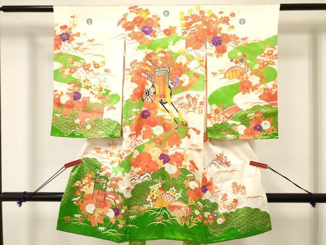 ■■■　サイズ　■■■ 【着物】 身丈 97.5cm（肩から） 裄丈 44.5cm 袖丈 55cm ■■■　商品詳細　■■■ 産着【正絹・五つ紋】 状態は接写画像のように表地所々・裏地に薄い汚れがございます。 大変上質な逸品になりますので ぜひお手入れをされてお召しになられてはいかがでしょうか。 お安く出品致しますので、是非この機会にいかがでしょうか？ ※襦袢の付属がございません。 ■■■　注意事項　■■■ ■モニター発色の具合により色合いが異なる場合がございます。 ■寸法は多少の誤差が生じる場合がございますのでご了承ください。 ■縫込みの長さが左右非対称の場合は短い部分を記載しております。 左右非対称であってもご返品・お値引き等の保証は出来かねますので、ご了承の上ご購入をお願い致します。 ■シミ等のチェックには注意を払っておりますが、見落としがある場合もございますし、個人の見解も様々ですので神経質な方のご購入はお控えください。 ■箪笥に入っておりました着物や帯なので畳みシワや匂いがあるものもございます。 ■お休みは基本的に土日祝となりますが、その他臨時でお休みする場合がございますのでご了承ください。 ■商品の発送は平日のみの発送となります。 ■夜間と土曜、日曜日はお問い合わせの回答が遅れる場合がございます。 ■当店では、お直し、紋入れ、お手入れ等は承っておりません。 ■生地の状態（ヤケ、経年劣化等）によってはサイズ直しが出来ない場合がございます。 その点もどうかご了承のうえ、ご購入をお願いいたします。 ■弊社で取り扱う商品は一点ものにつき、時期や在庫状況に応じて金額が変更となる場合がございます。 ■検針は行っておりません。予めご了承いただきますようお願いいたします。 ■【洗える着物】と記載のある商品におきましては、商品お届け後に洗濯を行ってしまってからのご返品にはご対応しかねます。 念の為、専門店でのお手入れをお願いいたします。 ■写真に写っている物が全てになります。それ以外の付属品はございませんのでご了承ください。 ■着物のサイズ目安は下記を参考ください↓ ＜女性着物＞　お端折り次第で＋5cm　－1cmが着用可能サイズ 　例）身丈170cmの場合、身長160cm～175cm ＜男性着物＞　身丈＋約25cm～27cm程が適応身長 　例）身丈155cmの場合、身長180～182cm