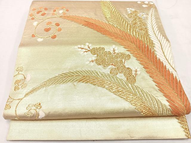 ■■■　サイズ　■■■ 長さ 422cm 幅 30.5cm程 ■■■　商品詳細　■■■ 【正絹】 詳細に関しましては、画像をご確認ください。 大変上質な逸品になります。 お安く出品致しますので、是非この機会にいかがでしょうか？ ※汚れ等に関しましては、着用時には見えない部分になるかと思いますのであまり気にならずお召になれるかと思います。 ■■■　注意事項　■■■ ■モニター発色の具合により色合いが異なる場合がございます。 ■寸法は多少の誤差が生じる場合がございますのでご了承ください。 ■縫込みの長さが左右非対称の場合は短い部分を記載しております。 左右非対称であってもご返品・お値引き等の保証は出来かねますので、ご了承の上ご購入をお願い致します。 ■シミ等のチェックには注意を払っておりますが、見落としがある場合もございますし、個人の見解も様々ですので神経質な方のご購入はお控えください。 ■箪笥に入っておりました着物や帯なので畳みシワや匂いがあるものもございます。 ■お休みは基本的に土日祝となりますが、その他臨時でお休みする場合がございますのでご了承ください。 ■商品の発送は平日のみの発送となります。 ■夜間と土曜、日曜日はお問い合わせの回答が遅れる場合がございます。 ■当店では、お直し、紋入れ、お手入れ等は承っておりません。 ■生地の状態（ヤケ、経年劣化等）によってはサイズ直しが出来ない場合がございます。 その点もどうかご了承のうえ、ご購入をお願いいたします。 ■弊社で取り扱う商品は一点ものにつき、時期や在庫状況に応じて金額が変更となる場合がございます。 ■検針は行っておりません。予めご了承いただきますようお願いいたします。 ■【洗える着物】と記載のある商品におきましては、商品お届け後に洗濯を行ってしまってからのご返品にはご対応しかねます。 念の為、専門店でのお手入れをお願いいたします。 ■着物のサイズ目安は下記を参考ください↓ ＜女性着物＞　お端折り次第で＋5cm　−1cmが着用可能サイズ 　例）身丈170cmの場合、身長160cm〜175cm ＜男性着物＞　身丈＋約25cm〜27cm程が適応身長 　例）身丈155cmの場合、身長180〜182cm
