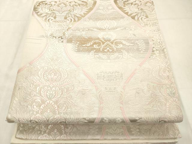 ■■■　サイズ　■■■ 長さ 420cm 幅 30.5cm程 ■■■　商品詳細　■■■ 【正絹】 詳細に関しましては、画像をご確認ください。 大変上質な逸品になります。 お安く出品致しますので、是非この機会にいかがでしょうか？ ■■■　注意事項　■■■ ■モニター発色の具合により色合いが異なる場合がございます。 ■寸法は多少の誤差が生じる場合がございますのでご了承ください。 ■縫込みの長さが左右非対称の場合は短い部分を記載しております。 左右非対称であってもご返品・お値引き等の保証は出来かねますので、ご了承の上ご購入をお願い致します。 ■シミ等のチェックには注意を払っておりますが、見落としがある場合もございますし、個人の見解も様々ですので神経質な方のご購入はお控えください。 ■箪笥に入っておりました着物や帯なので畳みシワや匂いがあるものもございます。 ■お休みは基本的に土日祝となりますが、その他臨時でお休みする場合がございますのでご了承ください。 ■商品の発送は平日のみの発送となります。 ■夜間と土曜、日曜日はお問い合わせの回答が遅れる場合がございます。 ■当店では、お直し、紋入れ、お手入れ等は承っておりません。 ■生地の状態（ヤケ、経年劣化等）によってはサイズ直しが出来ない場合がございます。 その点もどうかご了承のうえ、ご購入をお願いいたします。 ■弊社で取り扱う商品は一点ものにつき、時期や在庫状況に応じて金額が変更となる場合がございます。 ■検針は行っておりません。予めご了承いただきますようお願いいたします。 ■【洗える着物】と記載のある商品におきましては、商品お届け後に洗濯を行ってしまってからのご返品にはご対応しかねます。 念の為、専門店でのお手入れをお願いいたします。 ■写真に写っている物が全てになります。それ以外の付属品はございませんのでご了承ください。 ■状態に関する写真につきましては、掲載可能な写真枚数に限りがあるため、各箇所につき1枚参考画像を掲載しております。 ■着物のサイズ目安は下記を参考ください↓ ＜女性着物＞　お端折り次第で＋5cm　−1cmが着用可能サイズ 　例）身丈170cmの場合、身長160cm〜175cm ＜男性着物＞　身丈＋約25cm〜27cm程が適応身長 　例）身丈155cmの場合、身長180〜182cm