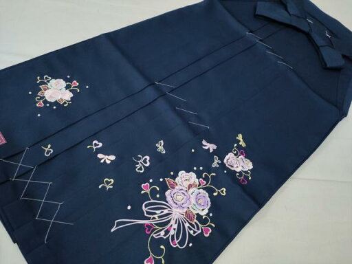 平和屋着物●女性 行灯袴 総刺繍 花唐草文 留紺色 卒業式 洗える着物 未使用 CAAU2197yc 平和屋着物●女性 行灯袴 総刺繍 花唐草文 留紺色 卒業式 洗える着物 未使用 CAAU2197yc