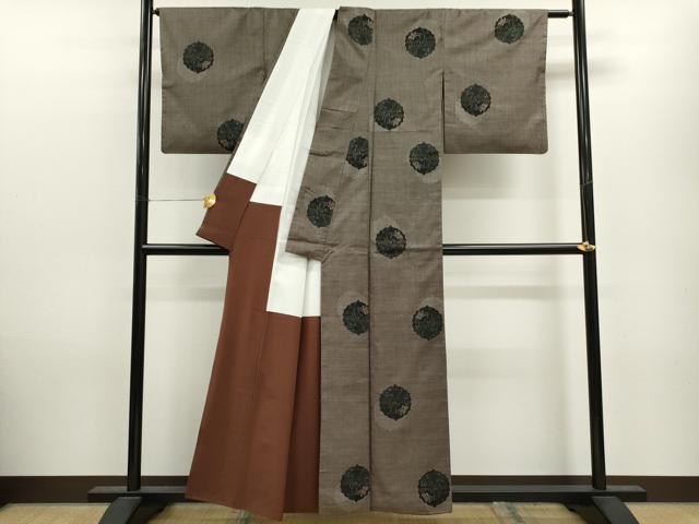 平和屋着物●本場大島紬　9マルキ　舞蝶草花丸文　正絹　逸品　CAAV9352ze