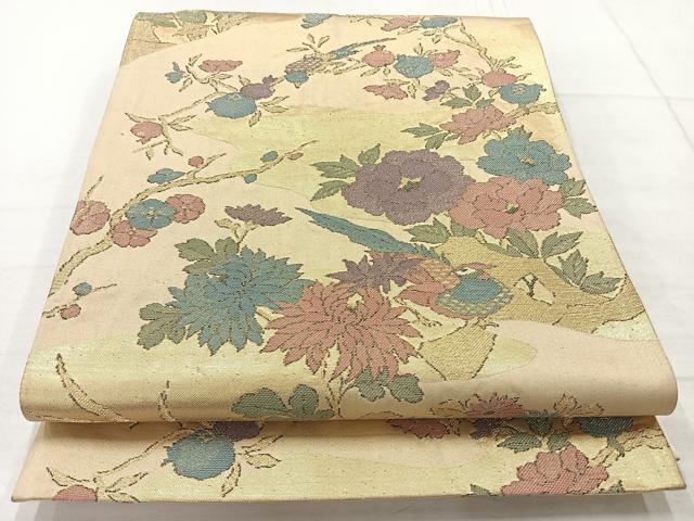 ■■■　サイズ　■■■ 長さ 408cm 幅 30cm程 ■■■　商品詳細　■■■ 【正絹・芯なし】 詳細に関しましては、画像をご確認ください。 大変上質な逸品になります。 お安く出品致しますので、是非この機会にいかがでしょうか？ ※汚れ等に関しましては、着用時には見えない部分になるかと思いますのであまり気にならずお召になれるかと思います。 ■■■　注意事項　■■■ ■モニター発色の具合により色合いが異なる場合がございます。 ■寸法は多少の誤差が生じる場合がございますのでご了承ください。 ■縫込みの長さが左右非対称の場合は短い部分を記載しております。 左右非対称であってもご返品・お値引き等の保証は出来かねますので、ご了承の上ご購入をお願い致します。 ■シミ等のチェックには注意を払っておりますが、見落としがある場合もございますし、個人の見解も様々ですので神経質な方のご購入はお控えください。 ■箪笥に入っておりました着物や帯なので畳みシワや匂いがあるものもございます。 ■お休みは基本的に土日祝となりますが、その他臨時でお休みする場合がございますのでご了承ください。 ■商品の発送は平日のみの発送となります。 ■夜間と土曜、日曜日はお問い合わせの回答が遅れる場合がございます。 ■当店では、お直し、紋入れ、お手入れ等は承っておりません。 ■生地の状態（ヤケ、経年劣化等）によってはサイズ直しが出来ない場合がございます。 その点もどうかご了承のうえ、ご購入をお願いいたします。 ■弊社で取り扱う商品は一点ものにつき、時期や在庫状況に応じて金額が変更となる場合がございます。 ■検針は行っておりません。予めご了承いただきますようお願いいたします。 ■【洗える着物】と記載のある商品におきましては、商品お届け後に洗濯を行ってしまってからのご返品にはご対応しかねます。 念の為、専門店でのお手入れをお願いいたします。 ■着物のサイズ目安は下記を参考ください↓ ＜女性着物＞　お端折り次第で＋5cm　−1cmが着用可能サイズ 　例）身丈170cmの場合、身長160cm〜175cm ＜男性着物＞　身丈＋約25cm〜27cm程が適応身長 　例）身丈155cmの場合、身長180〜182cm