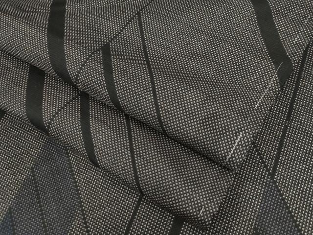 平和屋着物●本場大島紬　9マルキ　幾何学文様　正絹　逸品　未使用　CAAZ3660yc