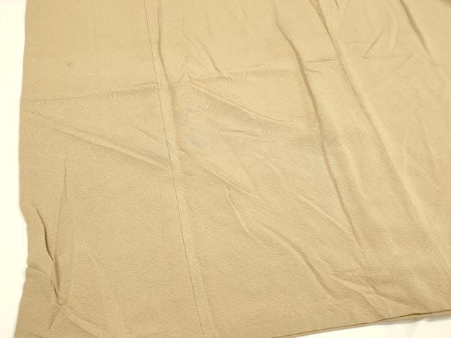 ■■■　サイズ　■■■ 身丈 161.5cm（肩から） 裄丈 67.5cm 袖丈 46cm　縫込み 4cm 袖幅 34.5cm 前幅 23cm 後幅 28cm 着物縫いこみ 内揚げ 2cm 裄 お袖側 約1.5cm　身頃側 約5.5cm ■■■　商品詳細　■■■ 【正絹・一つ紋】 状態は画像を添付しておりますので、そちらをご確認下さいますよう宜しくお願い致します。 大変上質な逸品になりますのでぜひお手入れをされてお召しになられてはいかがでしょうか。 お安く出品致しますので、是非この機会にいかがでしょうか？ ■■■　注意事項　■■■ ■モニター発色の具合により色合いが異なる場合がございます。 ■寸法は多少の誤差が生じる場合がございますのでご了承ください。 ■縫込みの長さが左右非対称の場合は短い部分を記載しております。 左右非対称であってもご返品・お値引き等の保証は出来かねますので、ご了承の上ご購入をお願い致します。 ■シミ等のチェックには注意を払っておりますが、見落としがある場合もございますし、個人の見解も様々ですので神経質な方のご購入はお控えください。 ■箪笥に入っておりました着物や帯なので畳みシワや匂いがあるものもございます。 ■お休みは基本的に土日祝となりますが、その他臨時でお休みする場合がございますのでご了承ください。 ■商品の発送は平日のみの発送となります。 ■夜間と土曜、日曜日はお問い合わせの回答が遅れる場合がございます。 ■当店では、お直し、紋入れ、お手入れ等は承っておりません。 ■生地の状態（ヤケ、経年劣化等）によってはサイズ直しが出来ない場合がございます。 その点もどうかご了承のうえ、ご購入をお願いいたします。 ■弊社で取り扱う商品は一点ものにつき、時期や在庫状況に応じて金額が変更となる場合がございます。 ■検針は行っておりません。予めご了承いただきますようお願いいたします。 ■【洗える着物】と記載のある商品におきましては、商品お届け後に洗濯を行ってしまってからのご返品にはご対応しかねます。 念の為、専門店でのお手入れをお願いいたします。 ■着物のサイズ目安は下記を参考ください↓ ＜女性着物＞　お端折り次第で＋5cm　−1cmが着用可能サイズ 　例）身丈170cmの場合、身長160cm〜175cm ＜男性着物＞　身丈＋約25cm〜27cm程が適応身長 　例）身丈155cmの場合、身長180〜182cm