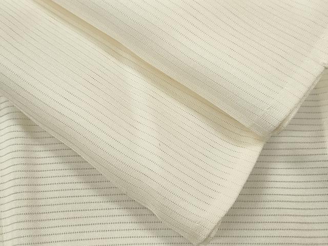■■■　サイズ　■■■ 身丈 137cm（肩から） 裄丈 64.5cm 袖丈 51cm　縫込み 3cm 袖幅 32.5cm 前幅 24cm 後幅 31cm 着物縫いこみ 内揚げ 0cm 裄 お袖側 約1.5cm　身頃側 約1cm ■■■　商品詳細　■■■ 【正絹】 状態は接写画像のように衿裏・衿・後身頃に薄い汚れがございますが その他特に目立ったシミ汚れなどもなく大変良い状態です。 大変上質な逸品になります。 お安く出品致しますので、是非この機会にいかがでしょうか？ ■■■　注意事項　■■■ ■モニター発色の具合により色合いが異なる場合がございます。 ■寸法は多少の誤差が生じる場合がございますのでご了承ください。 ■縫込みの長さが左右非対称の場合は短い部分を記載しております。 左右非対称であってもご返品・お値引き等の保証は出来かねますので、ご了承の上ご購入をお願い致します。 ■シミ等のチェックには注意を払っておりますが、見落としがある場合もございますし、個人の見解も様々ですので神経質な方のご購入はお控えください。 ■箪笥に入っておりました着物や帯なので畳みシワや匂いがあるものもございます。 ■お休みは基本的に土日祝となりますが、その他臨時でお休みする場合がございますのでご了承ください。 ■商品の発送は平日のみの発送となります。 ■夜間と土曜、日曜日はお問い合わせの回答が遅れる場合がございます。 ■当店では、お直し、紋入れ、お手入れ等は承っておりません。 ■生地の状態（ヤケ、経年劣化等）によってはサイズ直しが出来ない場合がございます。 その点もどうかご了承のうえ、ご購入をお願いいたします。 ■弊社で取り扱う商品は一点ものにつき、時期や在庫状況に応じて金額が変更となる場合がございます。 ■検針は行っておりません。予めご了承いただきますようお願いいたします。 ■【洗える着物】と記載のある商品におきましては、商品お届け後に洗濯を行ってしまってからのご返品にはご対応しかねます。 念の為、専門店でのお手入れをお願いいたします。 ■着物のサイズ目安は下記を参考ください↓ ＜女性着物＞　お端折り次第で＋5cm　−1cmが着用可能サイズ 　例）身丈170cmの場合、身長160cm〜175cm ＜男性着物＞　身丈＋約25cm〜27cm程が適応身長 　例）身丈155cmの場合、身長180〜182cm