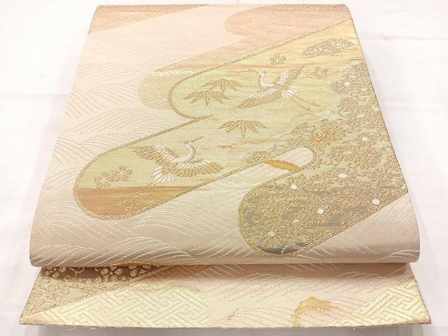 ■■■　サイズ　■■■ 長さ 420cm 幅 29.5cm程 ■■■　商品詳細　■■■ 【正絹】 詳細に関しましては、画像をご確認ください。 大変上質な逸品になります。 お安く出品致しますので、是非この機会にいかがでしょうか？ ■■■　注意事項　■■■ ■モニター発色の具合により色合いが異なる場合がございます。 ■寸法は多少の誤差が生じる場合がございますのでご了承ください。 ■縫込みの長さが左右非対称の場合は短い部分を記載しております。 左右非対称であってもご返品・お値引き等の保証は出来かねますので、ご了承の上ご購入をお願い致します。 ■シミ等のチェックには注意を払っておりますが、見落としがある場合もございますし、個人の見解も様々ですので神経質な方のご購入はお控えください。 ■箪笥に入っておりました着物や帯なので畳みシワや匂いがあるものもございます。 ■お休みは基本的に土日祝となりますが、その他臨時でお休みする場合がございますのでご了承ください。 ■商品の発送は平日のみの発送となります。 ■夜間と土曜、日曜日はお問い合わせの回答が遅れる場合がございます。 ■当店では、お直し、紋入れ、お手入れ等は承っておりません。 ■生地の状態（ヤケ、経年劣化等）によってはサイズ直しが出来ない場合がございます。 その点もどうかご了承のうえ、ご購入をお願いいたします。 ■弊社で取り扱う商品は一点ものにつき、時期や在庫状況に応じて金額が変更となる場合がございます。 ■検針は行っておりません。予めご了承いただきますようお願いいたします。 ■【洗える着物】と記載のある商品におきましては、商品お届け後に洗濯を行ってしまってからのご返品にはご対応しかねます。 念の為、専門店でのお手入れをお願いいたします。 ■着物のサイズ目安は下記を参考ください↓ ＜女性着物＞　お端折り次第で＋5cm　−1cmが着用可能サイズ 　例）身丈170cmの場合、身長160cm〜175cm ＜男性着物＞　身丈＋約25cm〜27cm程が適応身長 　例）身丈155cmの場合、身長180〜182cm