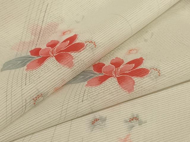 ■■■　サイズ　■■■ 身丈 151.5cm（肩から） 裄丈 63.5cm 袖丈 49cm　縫込み 4.5cm 袖幅 33.5cm 前幅 23cm 後幅 29cm 着物縫いこみ 内揚げ 4.5cm 裄 お袖側 約2cm　身頃側 約3cm ■■■　商品詳細　■■■ 【化繊】 状態は接写画像のように衿・後身頃に薄い汚れがございますが その他特に目立ったシミ汚れなどもなく大変良い状態です。 お安く出品致しますので、是非この機会にいかがでしょうか？※ご自身で洗濯された場合の保証はできかねます。 専門店にご相談ください。 ■■■　注意事項　■■■ ■モニター発色の具合により色合いが異なる場合がございます。 ■寸法は多少の誤差が生じる場合がございますのでご了承ください。 ■縫込みの長さが左右非対称の場合は短い部分を記載しております。 左右非対称であってもご返品・お値引き等の保証は出来かねますので、ご了承の上ご購入をお願い致します。 ■シミ等のチェックには注意を払っておりますが、見落としがある場合もございますし、個人の見解も様々ですので神経質な方のご購入はお控えください。 ■箪笥に入っておりました着物や帯なので畳みシワや匂いがあるものもございます。 ■お休みは基本的に土日祝となりますが、その他臨時でお休みする場合がございますのでご了承ください。 ■商品の発送は平日のみの発送となります。 ■夜間と土曜、日曜日はお問い合わせの回答が遅れる場合がございます。 ■当店では、お直し、紋入れ、お手入れ等は承っておりません。 ■生地の状態（ヤケ、経年劣化等）によってはサイズ直しが出来ない場合がございます。 その点もどうかご了承のうえ、ご購入をお願いいたします。 ■弊社で取り扱う商品は一点ものにつき、時期や在庫状況に応じて金額が変更となる場合がございます。 ■検針は行っておりません。予めご了承いただきますようお願いいたします。 ■【洗える着物】と記載のある商品におきましては、商品お届け後に洗濯を行ってしまってからのご返品にはご対応しかねます。 念の為、専門店でのお手入れをお願いいたします。 ■着物のサイズ目安は下記を参考ください↓ ＜女性着物＞　お端折り次第で＋5cm　−1cmが着用可能サイズ 　例）身丈170cmの場合、身長160cm〜175cm ＜男性着物＞　身丈＋約25cm〜27cm程が適応身長 　例）身丈155cmの場合、身長180〜182cm