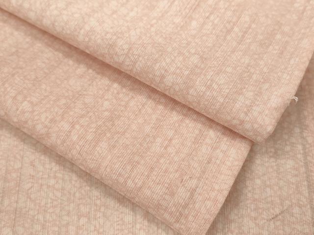 ■■■　サイズ　■■■ 身丈 168cm（肩から） 裄丈 71cm 袖丈 52cm　縫込み 4.5cm 袖幅 35cm 前幅 24.5cm 後幅 31.5cm 着物縫いこみ 内揚げ 0cm 裄 お袖側 約1cm　身頃側 約0cm ■■■　商品詳細　■■■ 【化繊】 状態は接写画像のように表地所々に薄い汚れがございます。 ぜひお手入れをされてお召しになられてはいかがでしょうか。 お安く出品致しますので、是非この機会にいかがでしょうか？ ■■■　注意事項　■■■ ■モニター発色の具合により色合いが異なる場合がございます。 ■寸法は多少の誤差が生じる場合がございますのでご了承ください。 ■縫込みの長さが左右非対称の場合は短い部分を記載しております。 左右非対称であってもご返品・お値引き等の保証は出来かねますので、ご了承の上ご購入をお願い致します。 ■シミ等のチェックには注意を払っておりますが、見落としがある場合もございますし、個人の見解も様々ですので神経質な方のご購入はお控えください。 ■箪笥に入っておりました着物や帯なので畳みシワや匂いがあるものもございます。 ■お休みは基本的に土日祝となりますが、その他臨時でお休みする場合がございますのでご了承ください。 ■商品の発送は平日のみの発送となります。 ■夜間と土曜、日曜日はお問い合わせの回答が遅れる場合がございます。 ■当店では、お直し、紋入れ、お手入れ等は承っておりません。 ■生地の状態（ヤケ、経年劣化等）によってはサイズ直しが出来ない場合がございます。 その点もどうかご了承のうえ、ご購入をお願いいたします。 ■弊社で取り扱う商品は一点ものにつき、時期や在庫状況に応じて金額が変更となる場合がございます。 ■検針は行っておりません。予めご了承いただきますようお願いいたします。 ■【洗える着物】と記載のある商品におきましては、商品お届け後に洗濯を行ってしまってからのご返品にはご対応しかねます。 念の為、専門店でのお手入れをお願いいたします。 ■着物のサイズ目安は下記を参考ください↓ ＜女性着物＞　お端折り次第で＋5cm　−1cmが着用可能サイズ 　例）身丈170cmの場合、身長160cm〜175cm ＜男性着物＞　身丈＋約25cm〜27cm程が適応身長 　例）身丈155cmの場合、身長180〜182cm