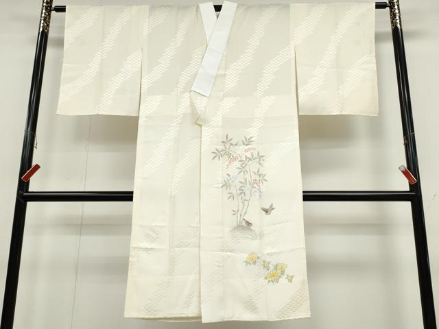 ■■■　サイズ　■■■ 身丈 118cm（肩から） 裄丈 63.5cm 袖丈 47cm　縫込み 8cm 袖幅 32cm 前幅 29cm 後幅 31cm 着物縫いこみ 内揚げ 8cm 裄 お袖側 約5cm　身頃側 約2cm ■■■　商品詳細　■■■ 【正絹】 状態は特に目立ったシミ汚れなどもなく大変良い状態です。 大変上質な逸品になります。 お安く出品致しますので、是非この機会にいかがでしょうか？ ■■■　注意事項　■■■ ■モニター発色の具合により色合いが異なる場合がございます。 ■寸法は多少の誤差が生じる場合がございますのでご了承ください。 ■縫込みの長さが左右非対称の場合は短い部分を記載しております。 左右非対称であってもご返品・お値引き等の保証は出来かねますので、ご了承の上ご購入をお願い致します。 ■シミ等のチェックには注意を払っておりますが、見落としがある場合もございますし、個人の見解も様々ですので神経質な方のご購入はお控えください。 ■箪笥に入っておりました着物や帯なので畳みシワや匂いがあるものもございます。 ■お休みは基本的に土日祝となりますが、その他臨時でお休みする場合がございますのでご了承ください。 ■商品の発送は平日のみの発送となります。 ■夜間と土曜、日曜日はお問い合わせの回答が遅れる場合がございます。 ■当店では、お直し、紋入れ、お手入れ等は承っておりません。 ■生地の状態（ヤケ、経年劣化等）によってはサイズ直しが出来ない場合がございます。 その点もどうかご了承のうえ、ご購入をお願いいたします。 ■弊社で取り扱う商品は一点ものにつき、時期や在庫状況に応じて金額が変更となる場合がございます。 ■検針は行っておりません。予めご了承いただきますようお願いいたします。 ■【洗える着物】と記載のある商品におきましては、商品お届け後に洗濯を行ってしまってからのご返品にはご対応しかねます。 念の為、専門店でのお手入れをお願いいたします。 ■着物のサイズ目安は下記を参考ください↓ ＜女性着物＞　お端折り次第で＋5cm　−1cmが着用可能サイズ 　例）身丈170cmの場合、身長160cm〜175cm ＜男性着物＞　身丈＋約25cm〜27cm程が適応身長 　例）身丈155cmの場合、身長180〜182cm