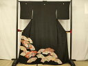 平和屋着物■豪華黒留袖 駒刺繍 孔雀草花扇子文 金糸 金彩 正絹 逸品 AAAW8455fw