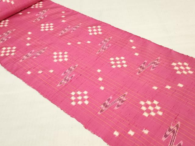 平和屋の平和屋着物●本場琉球絣　紬　反物　着尺　証紙付き　逸品　未使用　DABH3533zy｜アングル2