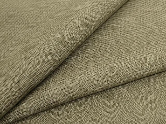 ■■■　サイズ　■■■ 身丈 164cm（肩から） 裄丈 64cm 袖丈 49cm　縫込み 3.5cm 袖幅 32cm 前幅 27.5cm 後幅 32cm 着物縫いこみ 内揚げ 0cm 裄 お袖側 約2cm　身頃側 約1cm ■■■　商品詳細　■■■ 【正絹・未使用】 状態は特に目立ったシミ汚れなどもなく大変良い状態です。 大変上質な逸品になります。 お安く出品致しますので、是非この機会にいかがでしょうか？ ■■■　注意事項　■■■ ■モニター発色の具合により色合いが異なる場合がございます。 ■寸法は多少の誤差が生じる場合がございますのでご了承ください。 ■縫込みの長さが左右非対称の場合は短い部分を記載しております。 左右非対称であってもご返品・お値引き等の保証は出来かねますので、ご了承の上ご購入をお願い致します。 ■シミ等のチェックには注意を払っておりますが、見落としがある場合もございますし、個人の見解も様々ですので神経質な方のご購入はお控えください。 ■箪笥に入っておりました着物や帯なので畳みシワや匂いがあるものもございます。 ■お休みは基本的に土日祝となりますが、その他臨時でお休みする場合がございますのでご了承ください。 ■商品の発送は平日のみの発送となります。 ■夜間と土曜、日曜日はお問い合わせの回答が遅れる場合がございます。 ■当店では、お直し、紋入れ、お手入れ等は承っておりません。 ■生地の状態（ヤケ、経年劣化等）によってはサイズ直しが出来ない場合がございます。 その点もどうかご了承のうえ、ご購入をお願いいたします。 ■弊社で取り扱う商品は一点ものにつき、時期や在庫状況に応じて金額が変更となる場合がございます。 ■検針は行っておりません。予めご了承いただきますようお願いいたします。 ■【洗える着物】と記載のある商品におきましては、商品お届け後に洗濯を行ってしまってからのご返品にはご対応しかねます。 念の為、専門店でのお手入れをお願いいたします。 ■着物のサイズ目安は下記を参考ください↓ ＜女性着物＞　お端折り次第で＋5?　−10?が着用可能サイズ 　例）身丈170?の場合、身長160?〜175? ＜男性着物＞　身丈＋約25?〜27?程が適応身長 　例）身丈155?の場合、身長180〜182?