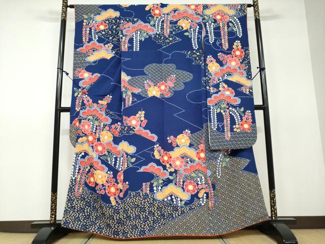 平和屋着物●和染紅型 栗山紅型 栗山吉三郎 振袖 宝尽くし飛鶴草花文 正絹 逸品 DAAV4853ud