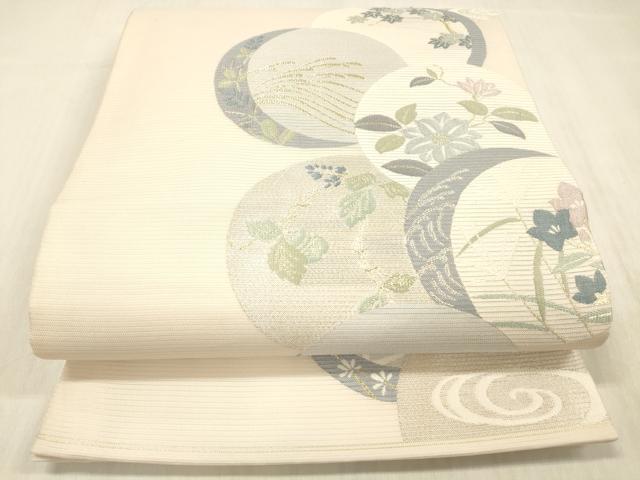 ■■■　サイズ　■■■ 長さ 404cm 幅 30.5cm程 ■■■　商品詳細　■■■ 【正絹】 状態は締めてはおりますが 特に目立ったシミ汚れなどもなく大変良い状態です。 大変上質な逸品になります。 お安く出品致しますので、是非この機会にいかがでしょうか？ ■■■　注意事項　■■■ ■モニター発色の具合により色合いが異なる場合がございます。 ■寸法は多少の誤差が生じる場合がございますのでご了承ください。 ■縫込みの長さが左右非対称の場合は短い部分を記載しております。 左右非対称であってもご返品・お値引き等の保証は出来かねますので、ご了承の上ご購入をお願い致します。 ■シミ等のチェックには注意を払っておりますが、見落としがある場合もございますし、個人の見解も様々ですので神経質な方のご購入はお控えください。 ■箪笥に入っておりました着物や帯なので畳みシワや匂いがあるものもございます。 ■お休みは基本的に土日祝となりますが、その他臨時でお休みする場合がございますのでご了承ください。 ■商品の発送は平日のみの発送となります。 ■夜間と土曜、日曜日はお問い合わせの回答が遅れる場合がございます。 ■当店では、お直し、紋入れ、お手入れ等は承っておりません。 ■生地の状態（ヤケ、経年劣化等）によってはサイズ直しが出来ない場合がございます。 その点もどうかご了承のうえ、ご購入をお願いいたします。 ■弊社で取り扱う商品は一点ものにつき、時期や在庫状況に応じて金額が変更となる場合がございます。 ■検針は行っておりません。予めご了承いただきますようお願いいたします。 ■【洗える着物】と記載のある商品におきましては、商品お届け後に洗濯を行ってしまってからのご返品にはご対応しかねます。 念の為、専門店でのお手入れをお願いいたします。 ■着物のサイズ目安は下記を参考ください↓ ＜女性着物＞　お端折り次第で＋5cm　−1cmが着用可能サイズ 　例）身丈170cmの場合、身長160cm〜175cm ＜男性着物＞　身丈＋約25cm〜27cm程が適応身長 　例）身丈155cmの場合、身長180〜182cm