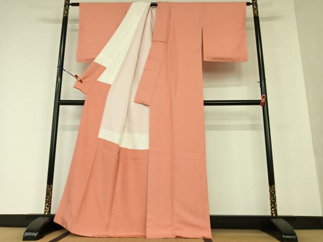 平和屋着物●上質な色無地　甚三紅色　正絹　逸品　未使用　AAAX0634zg