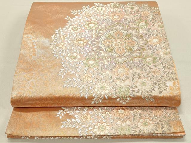 ■■■　サイズ　■■■ 長さ 426cm 幅 31cm程 ■■■　商品詳細　■■■ 【正絹・芯なし】 詳細に関しましては、画像をご確認ください。 大変上質な逸品になります。 お安く出品致しますので、是非この機会にいかがでしょうか？ ■■■　注意事項　■■■ ■モニター発色の具合により色合いが異なる場合がございます。 ■寸法は多少の誤差が生じる場合がございますのでご了承ください。 ■縫込みの長さが左右非対称の場合は短い部分を記載しております。 左右非対称であってもご返品・お値引き等の保証は出来かねますので、ご了承の上ご購入をお願い致します。 ■シミ等のチェックには注意を払っておりますが、見落としがある場合もございますし、個人の見解も様々ですので神経質な方のご購入はお控えください。 ■箪笥に入っておりました着物や帯なので畳みシワや匂いがあるものもございます。 ■お休みは基本的に土日祝となりますが、その他臨時でお休みする場合がございますのでご了承ください。 ■商品の発送は平日のみの発送となります。 ■夜間と土曜、日曜日はお問い合わせの回答が遅れる場合がございます。 ■当店では、お直し、紋入れ、お手入れ等は承っておりません。 ■生地の状態（ヤケ、経年劣化等）によってはサイズ直しが出来ない場合がございます。 その点もどうかご了承のうえ、ご購入をお願いいたします。 ■弊社で取り扱う商品は一点ものにつき、時期や在庫状況に応じて金額が変更となる場合がございます。 ■検針は行っておりません。予めご了承いただきますようお願いいたします。 ■【洗える着物】と記載のある商品におきましては、商品お届け後に洗濯を行ってしまってからのご返品にはご対応しかねます。 念の為、専門店でのお手入れをお願いいたします。 ■着物のサイズ目安は下記を参考ください↓ ＜女性着物＞　お端折り次第で＋5cm　−1cmが着用可能サイズ 　例）身丈170cmの場合、身長160cm〜175cm ＜男性着物＞　身丈＋約25cm〜27cm程が適応身長 　例）身丈155cmの場合、身長180〜182cm