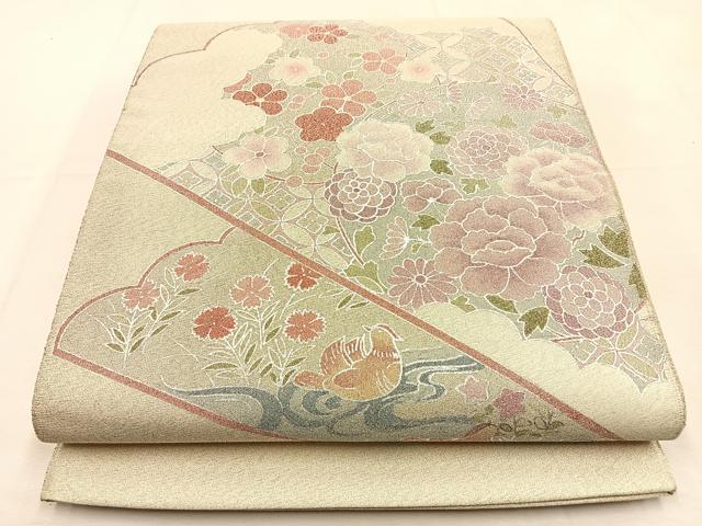 ■■■　サイズ　■■■ 長さ 440cm 幅 30cm程 ■■■　商品詳細　■■■ 【正絹・芯なし】 詳細に関しましては、画像をご確認ください。 大変上質な逸品になります。 お安く出品致しますので、是非この機会にいかがでしょうか？ ■■■　注意事項　■■■ ■モニター発色の具合により色合いが異なる場合がございます。 ■寸法は多少の誤差が生じる場合がございますのでご了承ください。 ■縫込みの長さが左右非対称の場合は短い部分を記載しております。 左右非対称であってもご返品・お値引き等の保証は出来かねますので、ご了承の上ご購入をお願い致します。 ■シミ等のチェックには注意を払っておりますが、見落としがある場合もございますし、個人の見解も様々ですので神経質な方のご購入はお控えください。 ■箪笥に入っておりました着物や帯なので畳みシワや匂いがあるものもございます。 ■お休みは基本的に土日祝となりますが、その他臨時でお休みする場合がございますのでご了承ください。 ■商品の発送は平日のみの発送となります。 ■夜間と土曜、日曜日はお問い合わせの回答が遅れる場合がございます。 ■当店では、お直し、紋入れ、お手入れ等は承っておりません。 ■生地の状態（ヤケ、経年劣化等）によってはサイズ直しが出来ない場合がございます。 その点もどうかご了承のうえ、ご購入をお願いいたします。 ■弊社で取り扱う商品は一点ものにつき、時期や在庫状況に応じて金額が変更となる場合がございます。 ■検針は行っておりません。予めご了承いただきますようお願いいたします。 ■【洗える着物】と記載のある商品におきましては、商品お届け後に洗濯を行ってしまってからのご返品にはご対応しかねます。 念の為、専門店でのお手入れをお願いいたします。 ■着物のサイズ目安は下記を参考ください↓ ＜女性着物＞　お端折り次第で＋5cm　−1cmが着用可能サイズ 　例）身丈170cmの場合、身長160cm〜175cm ＜男性着物＞　身丈＋約25cm〜27cm程が適応身長 　例）身丈155cmの場合、身長180〜182cm