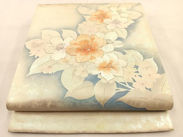 ■■■　サイズ　■■■ 長さ 434cm 幅 31cm程 ■■■　商品詳細　■■■ 【正絹・芯なし】 詳細に関しましては、画像をご確認ください。 大変上質な逸品になります。 お安く出品致しますので、是非この機会にいかがでしょうか？ ■■■　注意事項　■■■ ■モニター発色の具合により色合いが異なる場合がございます。 ■寸法は多少の誤差が生じる場合がございますのでご了承ください。 ■縫込みの長さが左右非対称の場合は短い部分を記載しております。 左右非対称であってもご返品・お値引き等の保証は出来かねますので、ご了承の上ご購入をお願い致します。 ■シミ等のチェックには注意を払っておりますが、見落としがある場合もございますし、個人の見解も様々ですので神経質な方のご購入はお控えください。 ■箪笥に入っておりました着物や帯なので畳みシワや匂いがあるものもございます。 ■お休みは基本的に土日祝となりますが、その他臨時でお休みする場合がございますのでご了承ください。 ■商品の発送は平日のみの発送となります。 ■夜間と土曜、日曜日はお問い合わせの回答が遅れる場合がございます。 ■当店では、お直し、紋入れ、お手入れ等は承っておりません。 ■生地の状態（ヤケ、経年劣化等）によってはサイズ直しが出来ない場合がございます。 その点もどうかご了承のうえ、ご購入をお願いいたします。 ■弊社で取り扱う商品は一点ものにつき、時期や在庫状況に応じて金額が変更となる場合がございます。 ■検針は行っておりません。予めご了承いただきますようお願いいたします。 ■【洗える着物】と記載のある商品におきましては、商品お届け後に洗濯を行ってしまってからのご返品にはご対応しかねます。 念の為、専門店でのお手入れをお願いいたします。 ■着物のサイズ目安は下記を参考ください↓ ＜女性着物＞　お端折り次第で＋5cm　−1cmが着用可能サイズ 　例）身丈170cmの場合、身長160cm〜175cm ＜男性着物＞　身丈＋約25cm〜27cm程が適応身長 　例）身丈155cmの場合、身長180〜182cm