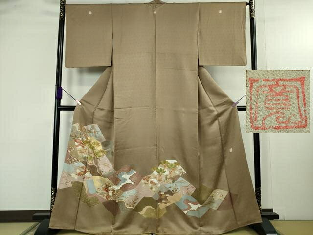 Full-Length Under-Kimono - 平和屋本店●極上　皇室献上作家　藤井寛　色留袖　駒刺繍　舞蝶四季花文　銀煤竹色地　金彩　逸品　DZAB4741kh6