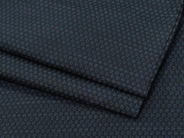 ■■■　サイズ　■■■ 身丈 138cm（肩から） 裄丈 69cm 袖丈 50.5cm　縫込み 2cm 袖幅 34.5cm 前幅 27cm 後幅 32.5cm 着物縫いこみ 内揚げ 9cm 裄 お袖側 約1cm　身頃側 約1cm ■■■　商品詳細　■■■ 【正絹】 状態は接写画像のように表地所々に薄い汚れがございます。 大変上質な逸品になりますのでぜひお手入れをされてお召しになられてはいかがでしょうか。 お安く出品致しますので、是非この機会にいかがでしょうか？ ■■■　注意事項　■■■ ■モニター発色の具合により色合いが異なる場合がございます。 ■寸法は多少の誤差が生じる場合がございますのでご了承ください。 ■縫込みの長さが左右非対称の場合は短い部分を記載しております。 左右非対称であってもご返品・お値引き等の保証は出来かねますので、ご了承の上ご購入をお願い致します。 ■シミ等のチェックには注意を払っておりますが、見落としがある場合もございますし、個人の見解も様々ですので神経質な方のご購入はお控えください。 ■箪笥に入っておりました着物や帯なので畳みシワや匂いがあるものもございます。 ■お休みは基本的に土日祝となりますが、その他臨時でお休みする場合がございますのでご了承ください。 ■商品の発送は平日のみの発送となります。 ■夜間と土曜、日曜日はお問い合わせの回答が遅れる場合がございます。 ■当店では、お直し、紋入れ、お手入れ等は承っておりません。 ■生地の状態（ヤケ、経年劣化等）によってはサイズ直しが出来ない場合がございます。 その点もどうかご了承のうえ、ご購入をお願いいたします。 ■弊社で取り扱う商品は一点ものにつき、時期や在庫状況に応じて金額が変更となる場合がございます。 ■検針は行っておりません。予めご了承いただきますようお願いいたします。 ■【洗える着物】と記載のある商品におきましては、商品お届け後に洗濯を行ってしまってからのご返品にはご対応しかねます。 念の為、専門店でのお手入れをお願いいたします。 ■着物のサイズ目安は下記を参考ください↓ ＜女性着物＞　お端折り次第で＋5cm　−1cmが着用可能サイズ 　例）身丈170cmの場合、身長160cm〜175cm ＜男性着物＞　身丈＋約25cm〜27cm程が適応身長 　例）身丈155cmの場合、身長180〜182cm