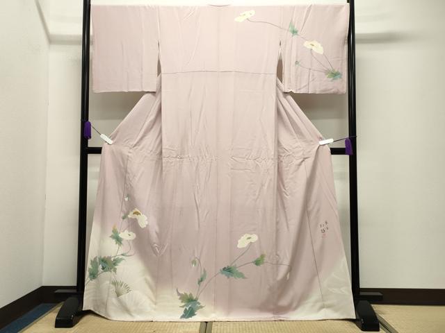 ■■■　サイズ　■■■ 身丈 170.5cm（肩から） 裄丈 68.5cm 袖丈 48cm　縫込み 4.5cm 袖幅 35cm 前幅 25.5cm 後幅 30.5cm 着物縫いこみ 内揚げ 2cm 裄 お袖側 約1.5cm　身頃側 約1cm ■■■　商品詳細　■■■ 【正絹】 状態は接写画像のように表地所々・八掛に薄い汚れがございます。 大変上質な逸品になりますのでぜひお手入れをされてお召しになられてはいかがでしょうか。 お安く出品致しますので、是非この機会にいかがでしょうか？ ■■■　注意事項　■■■ ■モニター発色の具合により色合いが異なる場合がございます。 ■寸法は多少の誤差が生じる場合がございますのでご了承ください。 ■縫込みの長さが左右非対称の場合は短い部分を記載しております。 左右非対称であってもご返品・お値引き等の保証は出来かねますので、ご了承の上ご購入をお願い致します。 ■シミ等のチェックには注意を払っておりますが、見落としがある場合もございますし、個人の見解も様々ですので神経質な方のご購入はお控えください。 ■箪笥に入っておりました着物や帯なので畳みシワや匂いがあるものもございます。 ■お休みは基本的に土日祝となりますが、その他臨時でお休みする場合がございますのでご了承ください。 ■商品の発送は平日のみの発送となります。 ■夜間と土曜、日曜日はお問い合わせの回答が遅れる場合がございます。 ■当店では、お直し、紋入れ、お手入れ等は承っておりません。 ■生地の状態（ヤケ、経年劣化等）によってはサイズ直しが出来ない場合がございます。 その点もどうかご了承のうえ、ご購入をお願いいたします。 ■弊社で取り扱う商品は一点ものにつき、時期や在庫状況に応じて金額が変更となる場合がございます。 ■検針は行っておりません。予めご了承いただきますようお願いいたします。 ■【洗える着物】と記載のある商品におきましては、商品お届け後に洗濯を行ってしまってからのご返品にはご対応しかねます。 念の為、専門店でのお手入れをお願いいたします。 ■着物のサイズ目安は下記を参考ください↓ ＜女性着物＞　お端折り次第で＋5cm　−1cmが着用可能サイズ 　例）身丈170cmの場合、身長160cm〜175cm ＜男性着物＞　身丈＋約25cm〜27cm程が適応身長 　例）身丈155cmの場合、身長180〜182cm