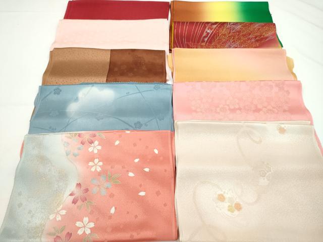 ■■■　商品詳細　■■■ 【正絹】 状態は特に目立ったシミ汚れなどもなく大変良い状態です。 大変上質な逸品になります。 お安く出品致しますので、是非この機会にいかがでしょうか？ ■■■　注意事項　■■■ ■モニター発色の具合により色合いが異なる場合がございます。 ■寸法は多少の誤差が生じる場合がございますのでご了承ください。 ■縫込みの長さが左右非対称の場合は短い部分を記載しております。 左右非対称であってもご返品・お値引き等の保証は出来かねますので、ご了承の上ご購入をお願い致します。 ■シミ等のチェックには注意を払っておりますが、見落としがある場合もございますし、個人の見解も様々ですので神経質な方のご購入はお控えください。 ■箪笥に入っておりました着物や帯なので畳みシワや匂いがあるものもございます。 ■お休みは基本的に土日祝となりますが、その他臨時でお休みする場合がございますのでご了承ください。 ■商品の発送は平日のみの発送となります。 ■夜間と土曜、日曜日はお問い合わせの回答が遅れる場合がございます。 ■当店では、お直し、紋入れ、お手入れ等は承っておりません。 ■生地の状態（ヤケ、経年劣化等）によってはサイズ直しが出来ない場合がございます。 その点もどうかご了承のうえ、ご購入をお願いいたします。 ■弊社で取り扱う商品は一点ものにつき、時期や在庫状況に応じて金額が変更となる場合がございます。 ■検針は行っておりません。予めご了承いただきますようお願いいたします。 ■【洗える着物】と記載のある商品におきましては、商品お届け後に洗濯を行ってしまってからのご返品にはご対応しかねます。 念の為、専門店でのお手入れをお願いいたします。 ■着物のサイズ目安は下記を参考ください↓ ＜女性着物＞　お端折り次第で＋5cm　−1cmが着用可能サイズ 　例）身丈170cmの場合、身長160cm〜175cm ＜男性着物＞　身丈＋約25cm〜27cm程が適応身長 　例）身丈155cmの場合、身長180〜182cm