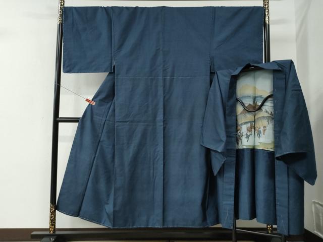 ■■■　サイズ　■■■ 【着物】 身丈 148cm（肩から） 裄丈 69.5cm 袖丈 47cm　縫込み 3cm 袖幅 35cm 前幅 27cm 後幅 31cm 着物縫いこみ 内揚げ 5cm 裄 お袖側 約14cm　身頃側 約2cm 【羽織】 身丈 90cm（肩から） 裄丈 70cm 袖丈 47cm　縫込み 0cm 袖幅 35cm 前幅 20cm 後幅 31.5cm 裄 お袖側 約1cm　身頃側 約1cm ■■■　商品詳細　■■■ 【正絹・未使用】 状態は特に目立ったシミ汚れなどもなく大変良い状態です。 大変上質な逸品になります。 お安く出品致しますので、是非この機会にいかがでしょうか？ ■■■　注意事項　■■■ ■モニター発色の具合により色合いが異なる場合がございます。 ■寸法は多少の誤差が生じる場合がございますのでご了承ください。 ■縫込みの長さが左右非対称の場合は短い部分を記載しております。 左右非対称であってもご返品・お値引き等の保証は出来かねますので、ご了承の上ご購入をお願い致します。 ■シミ等のチェックには注意を払っておりますが、見落としがある場合もございますし、個人の見解も様々ですので神経質な方のご購入はお控えください。 ■箪笥に入っておりました着物や帯なので畳みシワや匂いがあるものもございます。 ■お休みは基本的に土日祝となりますが、その他臨時でお休みする場合がございますのでご了承ください。 ■商品の発送は平日のみの発送となります。 ■夜間と土曜、日曜日はお問い合わせの回答が遅れる場合がございます。 ■当店では、お直し、紋入れ、お手入れ等は承っておりません。 ■生地の状態（ヤケ、経年劣化等）によってはサイズ直しが出来ない場合がございます。 その点もどうかご了承のうえ、ご購入をお願いいたします。 ■弊社で取り扱う商品は一点ものにつき、時期や在庫状況に応じて金額が変更となる場合がございます。 ■検針は行っておりません。予めご了承いただきますようお願いいたします。 ■【洗える着物】と記載のある商品におきましては、商品お届け後に洗濯を行ってしまってからのご返品にはご対応しかねます。 念の為、専門店でのお手入れをお願いいたします。 ■着物のサイズ目安は下記を参考ください↓ ＜女性着物＞　お端折り次第で＋5cm　−1cmが着用可能サイズ 　例）身丈170cmの場合、身長160cm〜175cm ＜男性着物＞　身丈＋約25cm〜27cm程が適応身長 　例）身丈155cmの場合、身長180〜182cm