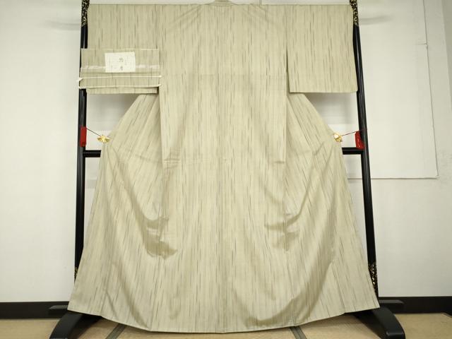 平和屋の平和屋着物●渡源織物謹製　米沢絣　紬　縞　反端付き　正絹　逸品　未使用　AABG2705cs｜アングル2