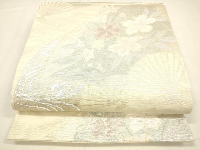 ■■■　サイズ　■■■ 長さ 420cm 幅 30cm程 ■■■　商品詳細　■■■ 【正絹】 状態は締めてはおりますが 特に目立ったシミ汚れなどもなく大変良い状態です。 大変上質な逸品になります。 お安く出品致しますので、是非この機会にいかがでしょうか？ ■■■　注意事項　■■■ ■モニター発色の具合により色合いが異なる場合がございます。 ■寸法は多少の誤差が生じる場合がございますのでご了承ください。 ■縫込みの長さが左右非対称の場合は短い部分を記載しております。 左右非対称であってもご返品・お値引き等の保証は出来かねますので、ご了承の上ご購入をお願い致します。 ■シミ等のチェックには注意を払っておりますが、見落としがある場合もございますし、個人の見解も様々ですので神経質な方のご購入はお控えください。 ■箪笥に入っておりました着物や帯なので畳みシワや匂いがあるものもございます。 ■お休みは基本的に土日祝となりますが、その他臨時でお休みする場合がございますのでご了承ください。 ■商品の発送は平日のみの発送となります。 ■夜間と土曜、日曜日はお問い合わせの回答が遅れる場合がございます。 ■当店では、お直し、紋入れ、お手入れ等は承っておりません。 ■生地の状態（ヤケ、経年劣化等）によってはサイズ直しが出来ない場合がございます。 その点もどうかご了承のうえ、ご購入をお願いいたします。 ■弊社で取り扱う商品は一点ものにつき、時期や在庫状況に応じて金額が変更となる場合がございます。 ■検針は行っておりません。予めご了承いただきますようお願いいたします。 ■【洗える着物】と記載のある商品におきましては、商品お届け後に洗濯を行ってしまってからのご返品にはご対応しかねます。 念の為、専門店でのお手入れをお願いいたします。 ■着物のサイズ目安は下記を参考ください↓ ＜女性着物＞　お端折り次第で＋5cm　−1cmが着用可能サイズ 　例）身丈170cmの場合、身長160cm〜175cm ＜男性着物＞　身丈＋約25cm〜27cm程が適応身長 　例）身丈155cmの場合、身長180〜182cm