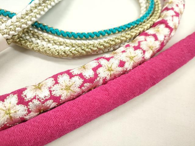 平和屋の平和屋着物●和装小物　振袖用帯締め　丸ぐけ　刺繍　小桜　小田巻き　金糸　未使用　CABA9380ju｜アングル2