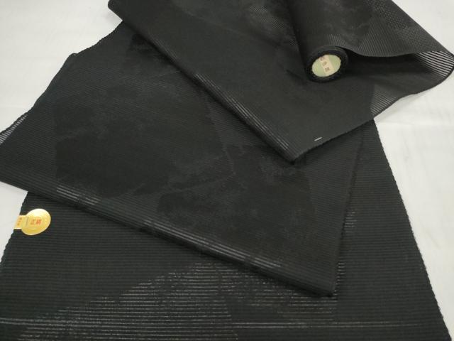 ■■■　サイズ　■■■ 幅 　約35cm ■■■　商品詳細　■■■ 【正絹・未使用】 状態は接写画像のように裏面に薄い汚れがございます。 大変上質な逸品になります。 お安く出品致しますので、是非この機会にいかがでしょうか？ ■■■　注意事項　■■■ ■モニター発色の具合により色合いが異なる場合がございます。 ■寸法は多少の誤差が生じる場合がございますのでご了承ください。 ■縫込みの長さが左右非対称の場合は短い部分を記載しております。 左右非対称であってもご返品・お値引き等の保証は出来かねますので、ご了承の上ご購入をお願い致します。 ■シミ等のチェックには注意を払っておりますが、見落としがある場合もございますし、個人の見解も様々ですので神経質な方のご購入はお控えください。 ■箪笥に入っておりました着物や帯なので畳みシワや匂いがあるものもございます。 ■お休みは基本的に土日祝となりますが、その他臨時でお休みする場合がございますのでご了承ください。 ■商品の発送は平日のみの発送となります。 ■夜間と土曜、日曜日はお問い合わせの回答が遅れる場合がございます。 ■当店では、お直し、紋入れ、お手入れ等は承っておりません。 ■生地の状態（ヤケ、経年劣化等）によってはサイズ直しが出来ない場合がございます。 その点もどうかご了承のうえ、ご購入をお願いいたします。 ■弊社で取り扱う商品は一点ものにつき、時期や在庫状況に応じて金額が変更となる場合がございます。 ■検針は行っておりません。予めご了承いただきますようお願いいたします。 ■【洗える着物】と記載のある商品におきましては、商品お届け後に洗濯を行ってしまってからのご返品にはご対応しかねます。 念の為、専門店でのお手入れをお願いいたします。 ■着物のサイズ目安は下記を参考ください↓ ＜女性着物＞　お端折り次第で＋5cm　−1cmが着用可能サイズ 　例）身丈170cmの場合、身長160cm〜175cm ＜男性着物＞　身丈＋約25cm〜27cm程が適応身長 　例）身丈155cmの場合、身長180〜182cm