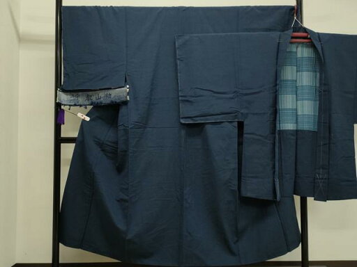 平和屋着物■男性 紬 アンサンブル 色無地 叡山紬 手紬 留紺色 反端付き 正絹 逸品 CAAP5192ku 平和屋着物■男性 紬 アンサンブル 色無地 叡山紬 手紬 留紺色 反端付き 正絹 逸品 CAAP5192ku