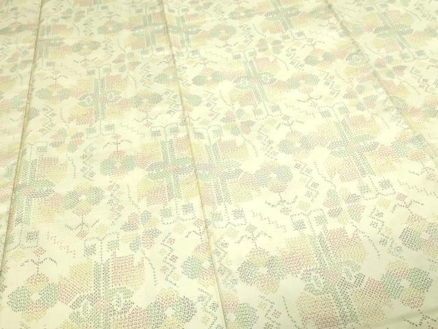 ■■■　サイズ　■■■ 身丈 159.5cm（肩から） 裄丈 64cm 袖丈 48.5cm　縫込み 9.5cm 袖幅 32cm 前幅 23cm 後幅 29cm 着物縫いこみ 内揚げ 5cm 裄 お袖側 約2.5cm　身頃側 約3cm ■■■　商品詳細　■■■ 【正絹】 状態は画像を添付しておりますので、そちらをご確認下さいますよう宜しくお願い致します。 大変上質な逸品になります。 お安く出品致しますので、是非この機会にいかがでしょうか？ ■■■　注意事項　■■■ ■モニター発色の具合により色合いが異なる場合がございます。 ■寸法は多少の誤差が生じる場合がございますのでご了承ください。 ■縫込みの長さが左右非対称の場合は短い部分を記載しております。 左右非対称であってもご返品・お値引き等の保証は出来かねますので、ご了承の上ご購入をお願い致します。 ■シミ等のチェックには注意を払っておりますが、見落としがある場合もございますし、個人の見解も様々ですので神経質な方のご購入はお控えください。 ■箪笥に入っておりました着物や帯なので畳みシワや匂いがあるものもございます。 ■お休みは基本的に土日祝となりますが、その他臨時でお休みする場合がございますのでご了承ください。 ■商品の発送は平日のみの発送となります。 ■夜間と土曜、日曜日はお問い合わせの回答が遅れる場合がございます。 ■当店では、お直し、紋入れ、お手入れ等は承っておりません。 ■生地の状態（ヤケ、経年劣化等）によってはサイズ直しが出来ない場合がございます。 その点もどうかご了承のうえ、ご購入をお願いいたします。 ■弊社で取り扱う商品は一点ものにつき、時期や在庫状況に応じて金額が変更となる場合がございます。 ■検針は行っておりません。予めご了承いただきますようお願いいたします。 ■【洗える着物】と記載のある商品におきましては、商品お届け後に洗濯を行ってしまってからのご返品にはご対応しかねます。 念の為、専門店でのお手入れをお願いいたします。 ■着物のサイズ目安は下記を参考ください↓ ＜女性着物＞　お端折り次第で＋5cm　−1cmが着用可能サイズ 　例）身丈170cmの場合、身長160cm〜175cm ＜男性着物＞　身丈＋約25cm〜27cm程が適応身長 　例）身丈155cmの場合、身長180〜182cm