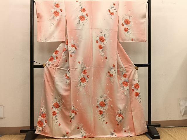 ■■■　サイズ　■■■ 身丈 164.5cm（肩から） 裄丈 65.5cm 袖丈 49.5cm　縫込み 2.5cm 袖幅 33.5cm 前幅 23.5cm 後幅 28.5cm 着物縫いこみ 内揚げ 0cm 裄 お袖側 約3cm　身頃側 約3cm ■■■　商品詳細　■■■ 【正絹】 状態は画像を添付しておりますので、そちらをご確認下さいますよう宜しくお願い致します。 大変上質な逸品になります。 お安