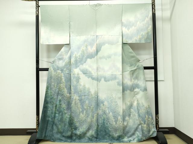 ■■■　サイズ　■■■ 身丈 167cm（肩から） 裄丈 66.5cm 袖丈 49cm　 縫込み 10.5cm 袖幅 34.5cm 前幅 25cm 後幅 30cm 着物縫いこみ 内揚げ 9.5cm 裄 お袖側 約 2cm　身頃側 約 3cm ■■■　商品詳細　■■■ 【正絹】 状態は特に目立ったシミ汚れなどもなく大変良い状態です。 大変上質な極上の逸品になります。 お安く出品致しますので、是非この機会にいかがでしょうか？ ※八掛に為書きがございます。 ■■■　注意事項　■■■ ■モニター発色の具合により色合いが異なる場合がございます。 ■寸法は多少の誤差が生じる場合がございますのでご了承ください。 ■縫込みの長さが左右非対称の場合は短い部分を記載しております。 左右非対称であってもご返品・お値引き等の保証は出来かねますので、ご了承の上ご購入をお願い致します。 ■シミ等のチェックには注意を払っておりますが、見落としがある場合もございますし、個人の見解も様々ですので神経質な方のご購入はお控えください。 ■箪笥に入っておりました着物や帯なので畳みシワや匂いがあるものもございます。 ■お休みは基本的に土日祝となりますが、その他臨時でお休みする場合がございますのでご了承ください。 ■商品の発送は平日のみの発送となります。 ■夜間と土曜、日曜日はお問い合わせの回答が遅れる場合がございます。 ■当店では、お直し、紋入れ、お手入れ等は承っておりません。 ■生地の状態（ヤケ、経年劣化等）によってはサイズ直しが出来ない場合がございます。 その点もどうかご了承のうえ、ご購入をお願いいたします。 ■弊社で取り扱う商品は一点ものにつき、時期や在庫状況に応じて金額が変更となる場合がございます。 ■検針は行っておりません。予めご了承いただきますようお願いいたします。 ■【洗える着物】と記載のある商品におきましては、商品お届け後に洗濯を行ってしまってからのご返品にはご対応しかねます。 念の為、専門店でのお手入れをお願いいたします。 ■着物のサイズ目安は下記を参考ください↓ ＜女性着物＞　お端折り次第で＋5?　−10?が着用可能サイズ 　例）身丈170?の場合、身長160?〜175? ＜男性着物＞　身丈＋約25?〜27?程が適応身長 　例）身丈155?の場合、身長180〜182?