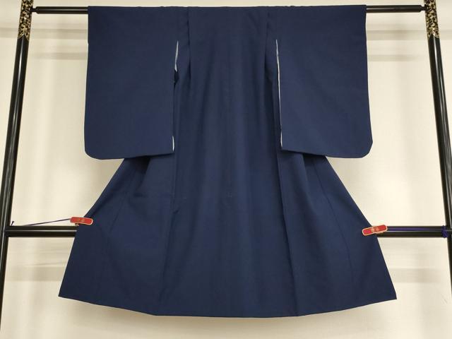 ■■■　サイズ　■■■ 【祝着】 身丈 105cm（肩から） 裄丈 47cm（肩上げ　3cm） 袖丈 55.5cm　縫込み 3cm 袖幅 30.5cm 前幅 18.5cm 後幅 23.5cm 着物縫いこみ 内揚げ 0cm （腰上げ　0cm） 裄 お袖側 約1cm　身頃側 約1cm ■■■　商品詳細　■■■ 着物【化繊】の状態は接写画像のように胴裏に汚れがございますが その他特に目立ったシミ汚れなど