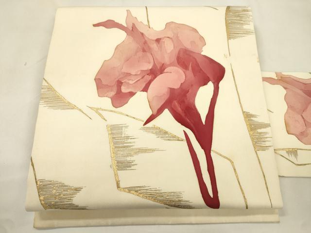 ■■■　サイズ　■■■ 長さ 347cm 幅 30cm程 ■■■　商品詳細　■■■ 【正絹】 状態は接写画像のように表地所々に薄い汚れ・汚れ、裏地に薄い汚れがございます。 大変上質な逸品になりますのでぜひお手入れをされてお召しになられてはいかがでしょうか。 お安く出品致しますので、是非この機会にいかがでしょうか？ ■■■　注意事項　■■■ ■モニター発色の具合により色合いが異なる場合がございます。 ■寸法は多少の誤差が生じる場合がございますのでご了承ください。 ■縫込みの長さが左右非対称の場合は短い部分を記載しております。 左右非対称であってもご返品・お値引き等の保証は出来かねますので、ご了承の上ご購入をお願い致します。 ■シミ等のチェックには注意を払っておりますが、見落としがある場合もございますし、個人の見解も様々ですので神経質な方のご購入はお控えください。 ■箪笥に入っておりました着物や帯なので畳みシワや匂いがあるものもございます。 ■お休みは基本的に土日祝となりますが、その他臨時でお休みする場合がございますのでご了承ください。 ■商品の発送は平日のみの発送となります。 ■夜間と土曜、日曜日はお問い合わせの回答が遅れる場合がございます。 ■当店では、お直し、紋入れ、お手入れ等は承っておりません。 ■生地の状態（ヤケ、経年劣化等）によってはサイズ直しが出来ない場合がございます。 その点もどうかご了承のうえ、ご購入をお願いいたします。 ■弊社で取り扱う商品は一点ものにつき、時期や在庫状況に応じて金額が変更となる場合がございます。 ■検針は行っておりません。予めご了承いただきますようお願いいたします。 ■【洗える着物】と記載のある商品におきましては、商品お届け後に洗濯を行ってしまってからのご返品にはご対応しかねます。 念の為、専門店でのお手入れをお願いいたします。 ■写真に写っている物が全てになります。それ以外の付属品はございませんのでご了承ください。 ■状態に関する写真につきましては、掲載可能な写真枚数に限りがあるため、各箇所につき1枚参考画像を掲載しております。 ■着物のサイズ目安は下記を参考ください↓ ＜女性着物＞　お端折り次第で＋5cm　−1cmが着用可能サイズ 　例）身丈170cmの場合、身長160cm〜175cm ＜男性着物＞　身丈＋約25cm〜27cm程が適応身長 　例）身丈155cmの場合、身長180〜182cm