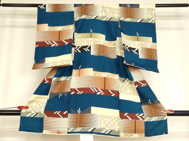 ■■■　サイズ　■■■ 【着物】 身丈 95.5cm（肩から） 裄丈 42cm 袖丈 52cm ■■■　商品詳細　■■■ 産着【正絹】の状態は接写画像のように後身頃・下前・左袖・胴裏に汚れがございますが その他特に目立ったシミ汚れなどもなく大変良い状態です。 大変上質な逸品になります。 お安く出品致しますので、是非この機会にいかがでしょうか？ ■■■　注意事項　■■■ ■モニター発色の具合により色合いが異なる場合がございます。 ■寸法は多少の誤差が生じる場合がございますのでご了承ください。 ■縫込みの長さが左右非対称の場合は短い部分を記載しております。 左右非対称であってもご返品・お値引き等の保証は出来かねますので、ご了承の上ご購入をお願い致します。 ■シミ等のチェックには注意を払っておりますが、見落としがある場合もございますし、個人の見解も様々ですので神経質な方のご購入はお控えください。 ■箪笥に入っておりました着物や帯なので畳みシワや匂いがあるものもございます。 ■お休みは基本的に土日祝となりますが、その他臨時でお休みする場合がございますのでご了承ください。 ■商品の発送は平日のみの発送となります。 ■夜間と土曜、日曜日はお問い合わせの回答が遅れる場合がございます。 ■当店では、お直し、紋入れ、お手入れ等は承っておりません。 ■生地の状態（ヤケ、経年劣化等）によってはサイズ直しが出来ない場合がございます。 その点もどうかご了承のうえ、ご購入をお願いいたします。 ■弊社で取り扱う商品は一点ものにつき、時期や在庫状況に応じて金額が変更となる場合がございます。 ■検針は行っておりません。予めご了承いただきますようお願いいたします。 ■【洗える着物】と記載のある商品におきましては、商品お届け後に洗濯を行ってしまってからのご返品にはご対応しかねます。 念の為、専門店でのお手入れをお願いいたします。 ■着物のサイズ目安は下記を参考ください↓ ＜女性着物＞　お端折り次第で＋5cm　−1cmが着用可能サイズ 　例）身丈170cmの場合、身長160cm〜175cm ＜男性着物＞　身丈＋約25cm〜27cm程が適応身長 　例）身丈155cmの場合、身長180〜182cm